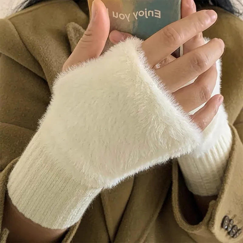 Fleece Gloves - Image 3