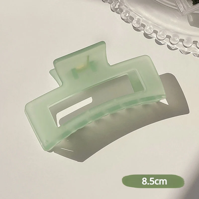 Minimalistic Smoked Claw Clip - Image 4