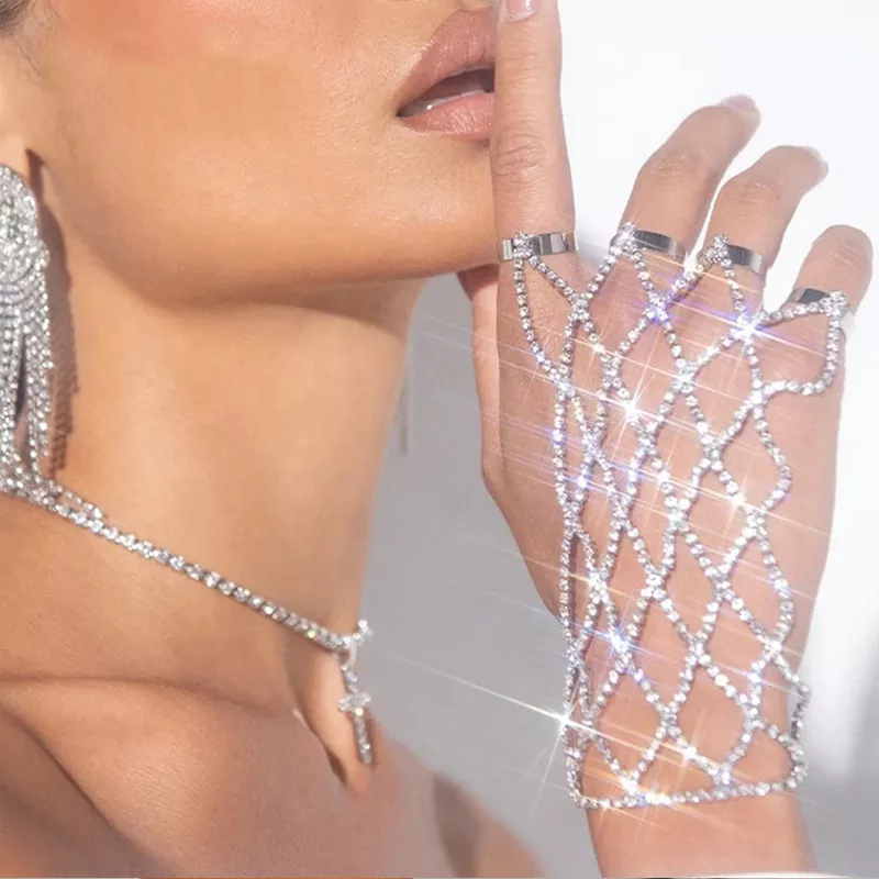 Hand Diamonds Chain - Image 4
