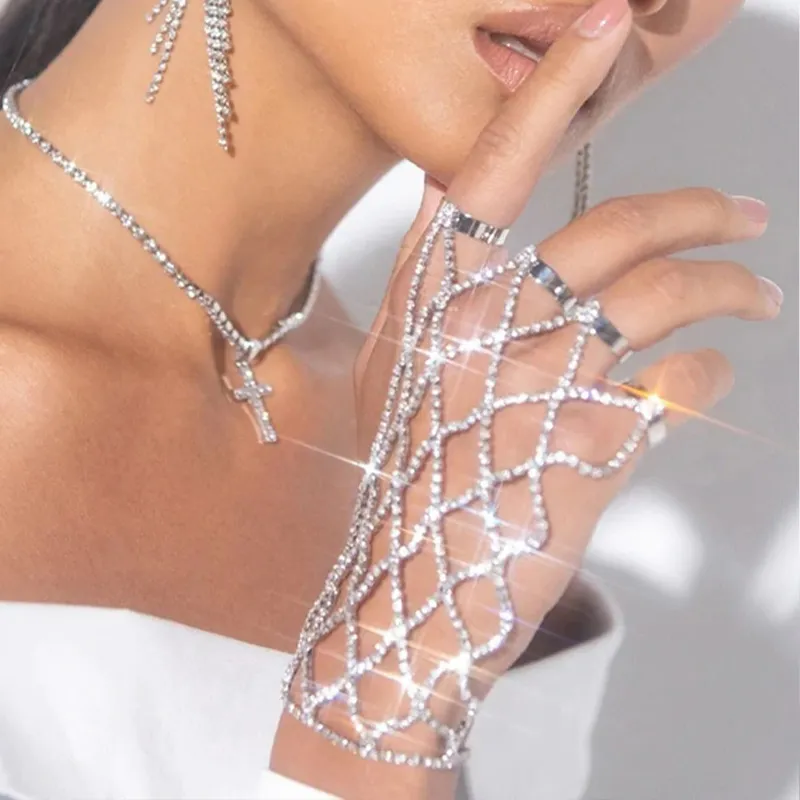 Hand Diamonds Chain - Image 5